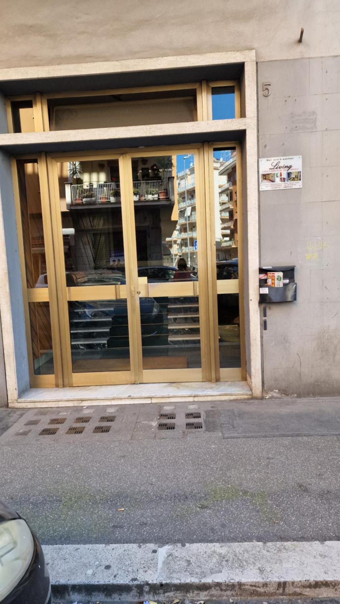 Living Acomodação com café da manhã Roma Exterior foto
